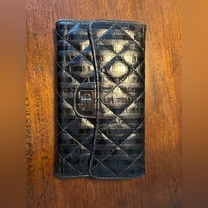 CHANEL reissue wallet